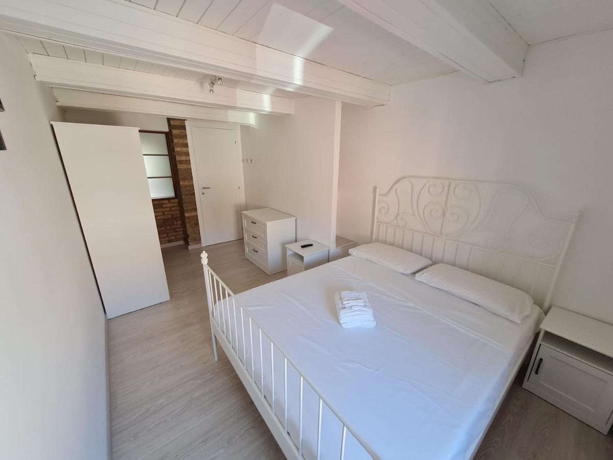 Апартаменти Al Castello - Aeroporto Delle Marche - Ancona Фальконара-Мариттіма Екстер'єр фото