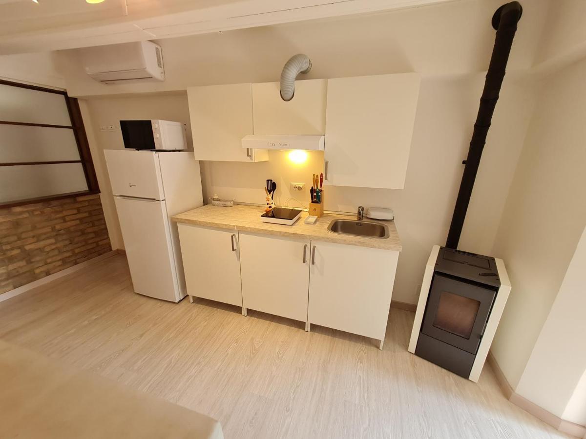 Апартаменти Al Castello - Aeroporto Delle Marche - Ancona Фальконара-Мариттіма Екстер'єр фото
