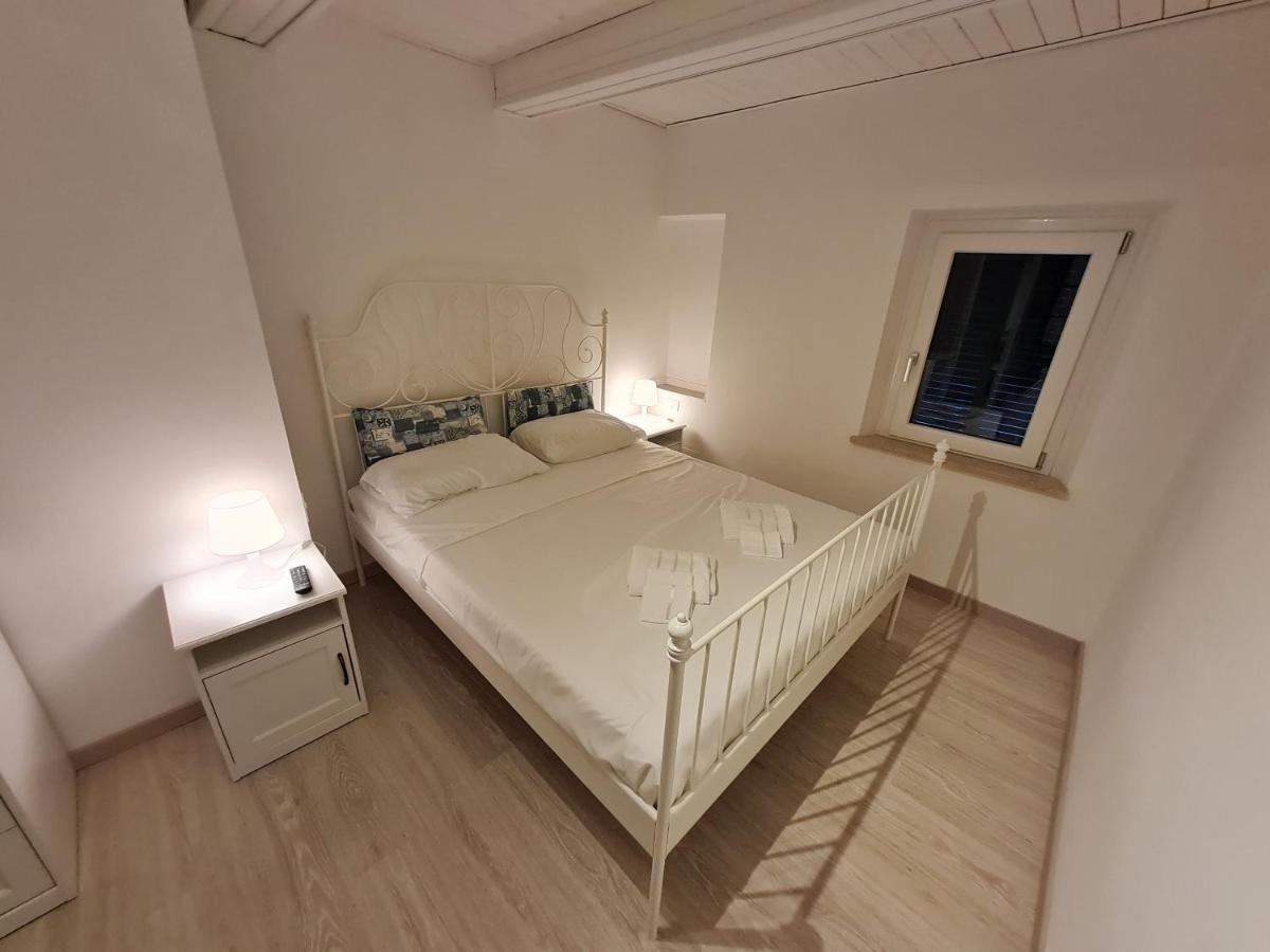 Апартаменти Al Castello - Aeroporto Delle Marche - Ancona Фальконара-Мариттіма Екстер'єр фото