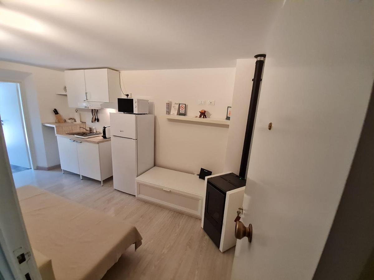 Апартаменти Al Castello - Aeroporto Delle Marche - Ancona Фальконара-Мариттіма Екстер'єр фото