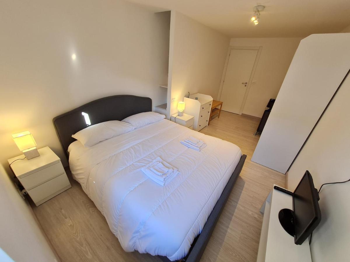 Апартаменти Al Castello - Aeroporto Delle Marche - Ancona Фальконара-Мариттіма Екстер'єр фото